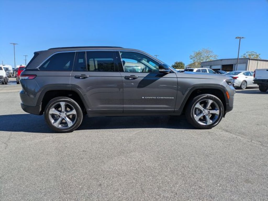New 2025 Jeep Grand Cherokee LIMITED 4X4 Sport Utility