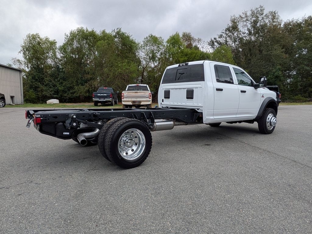 New 2026 Ram 5500 TRADESMAN CHASSIS CREW CAB 4X4 84' CA Pickup