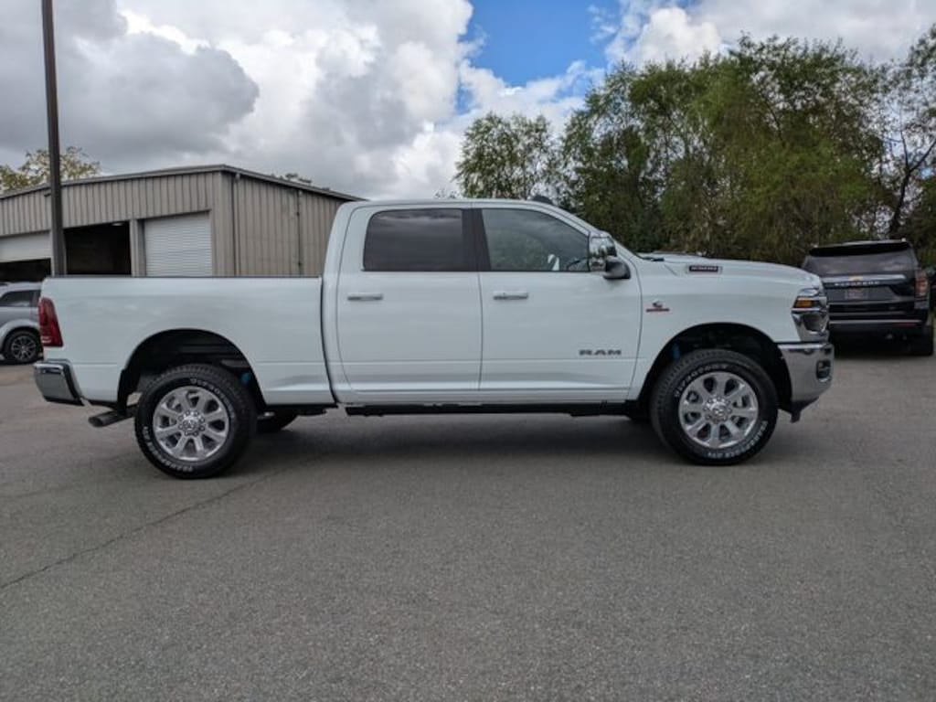 New 2026 Ram 2500 LARAMIE CREW CAB 4X4 6'4 BOX Pickup
