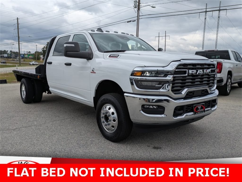 New 2025 Ram 3500 Chassis Cab 3500 TRADESMAN CREW CAB CHASSIS 4X4 60' CA Pickup