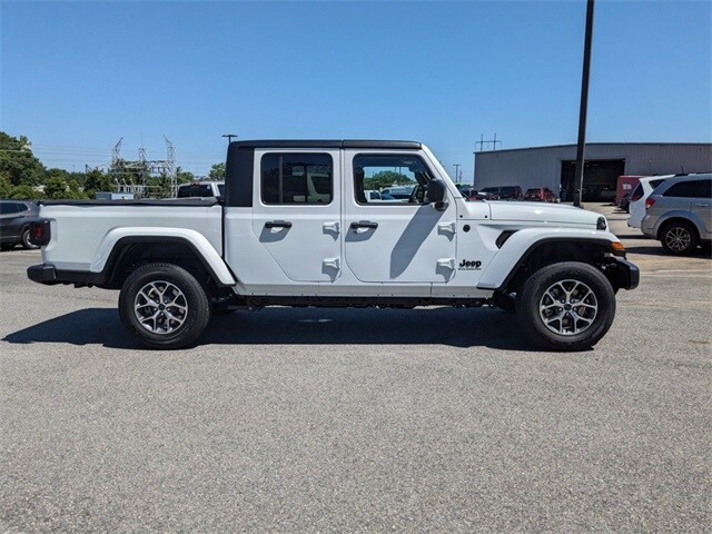 2024 Jeep Gladiator Sport S photo 4