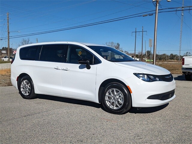 2025 Chrysler Voyager LX photo 2