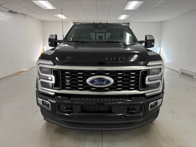 2026 Ford F-450 Platinum photo 2