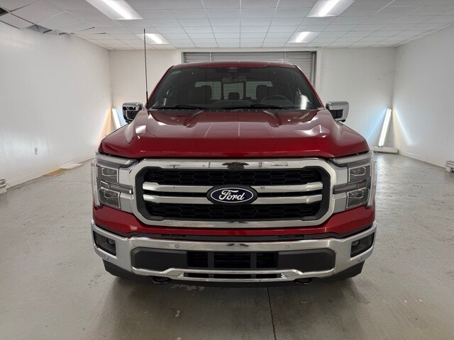 2025 Ford F-150 Lariat photo 2