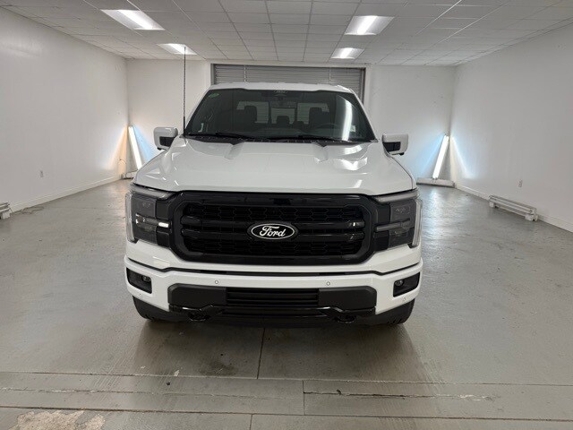 2025 Ford F-150 Lariat photo 2