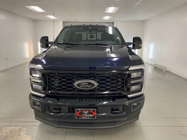 2025 Ford F-250 Lariat photo 2