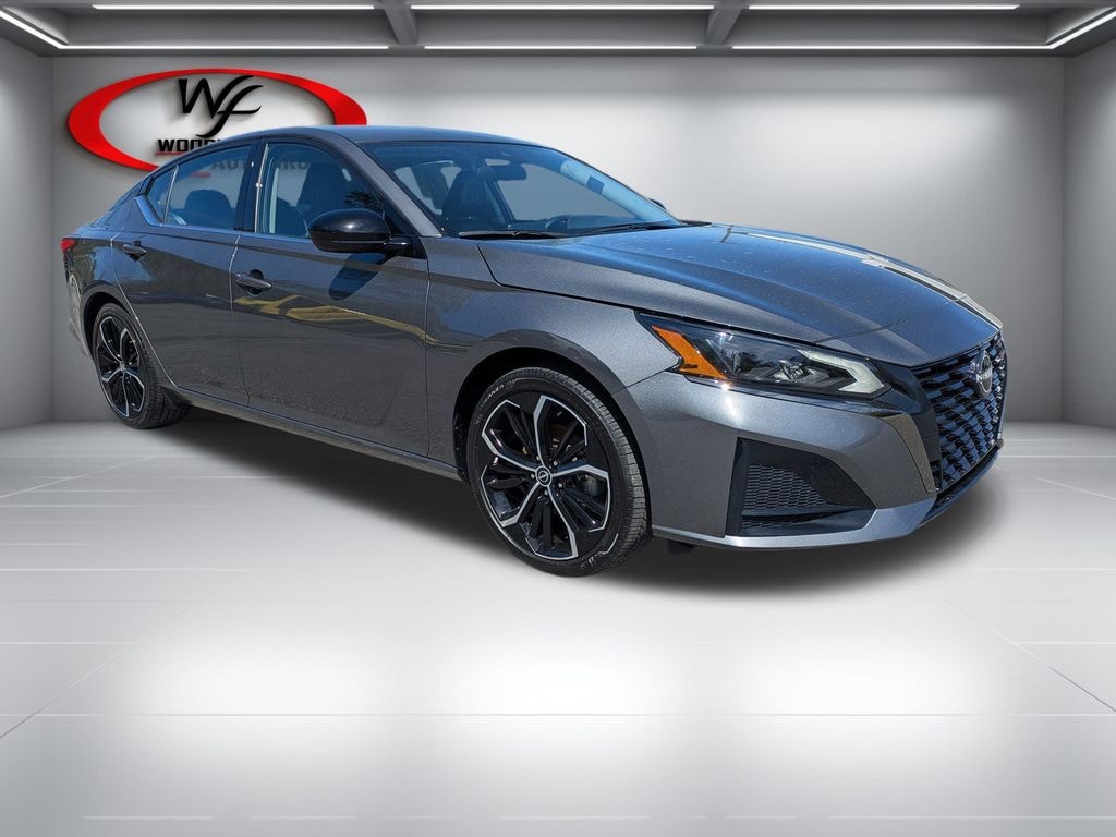 Used 2025 Nissan Altima 2.5 SR Sedan