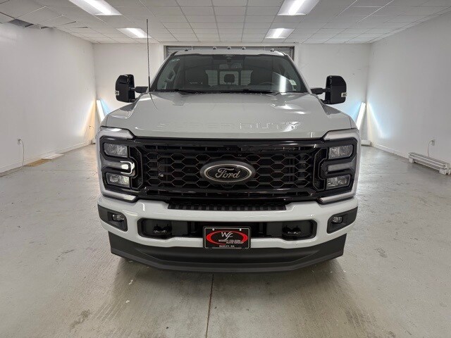 2025 Ford F-250 photo 2