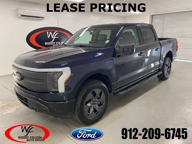 2025 Ford F-150 Lightning Flash's photo