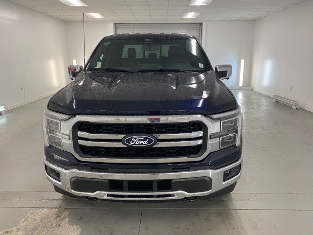 2025 Ford F-150 Lariat photo 2
