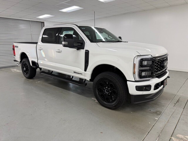 2025 Ford F-250 Lariat photo 3