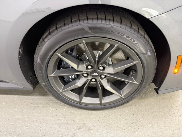 2025 Ford Mustang Dark Horse photo 4