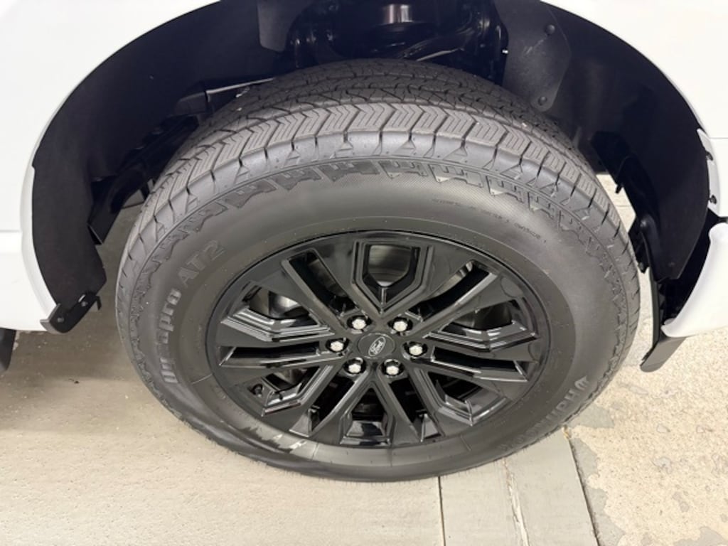 New 2025 Ford F-150 Lariat Truck