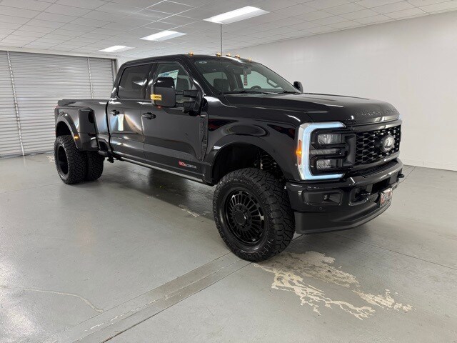 2025 Ford F-350 photo 3