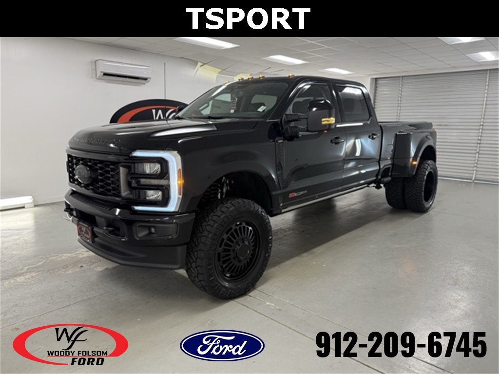 2025 Ford F-350 Super Duty Lariat's photo