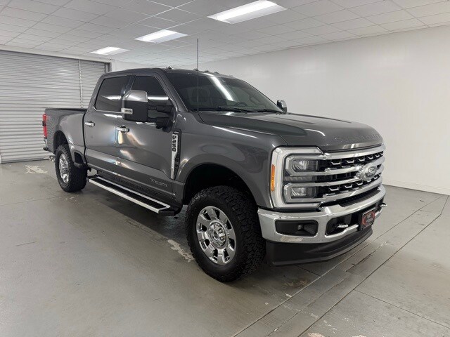 2023 Ford F-250 Lariat photo 3