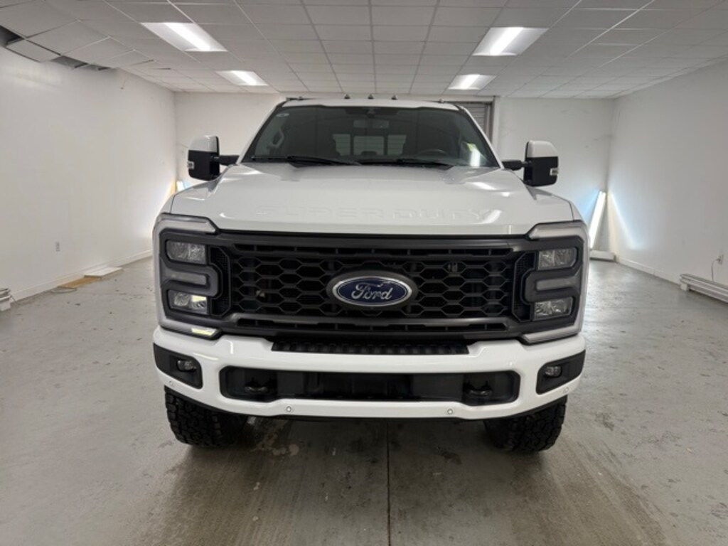 Used 2023 Ford F-250SD Lariat Truck