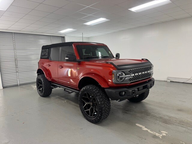 2023 Ford Bronco Badlands photo 3