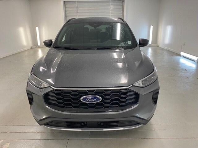 2025 Ford Escape ST-Line photo 2