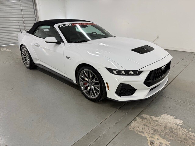 2024 Ford Mustang GT Premium Convertible photo 3