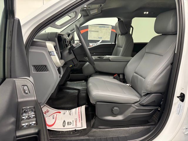 2026 Ford F-350 Super Duty Chassis Cab XL - Photo 11