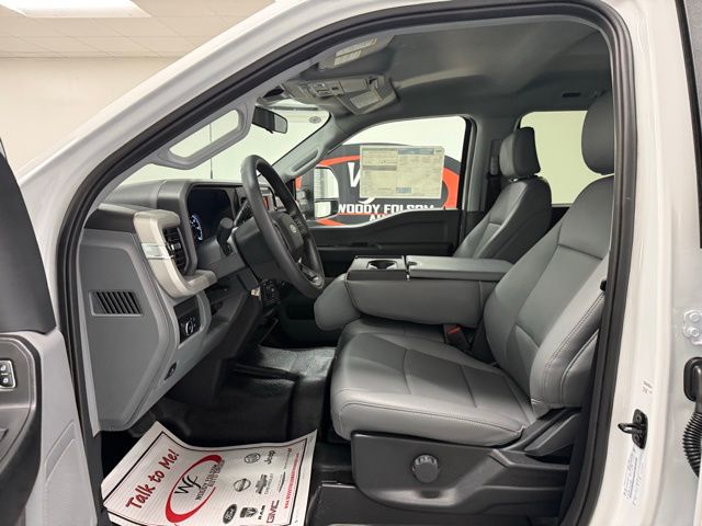 2026 Ford F-350 Super Duty Chassis Cab XL - Photo 10