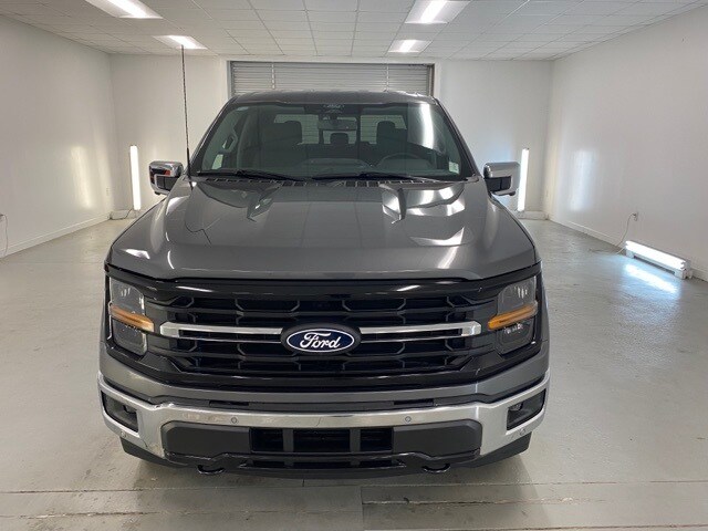 2025 Ford F-150 XLT photo 2