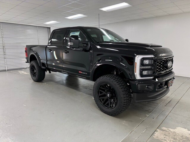 2025 Ford F-250 Lariat photo 3