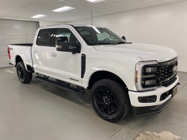 2025 Ford F-250 Lariat photo 3