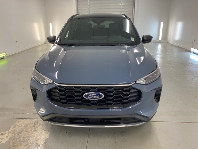2025 Ford Escape ST-Line photo 2