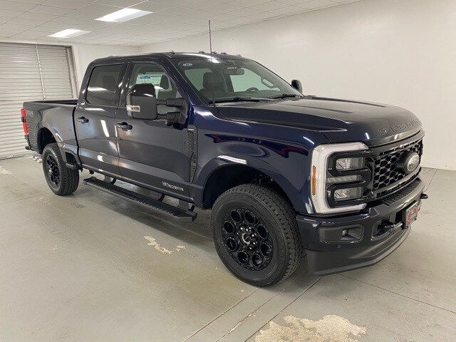 2025 Ford F-250 Lariat photo 3