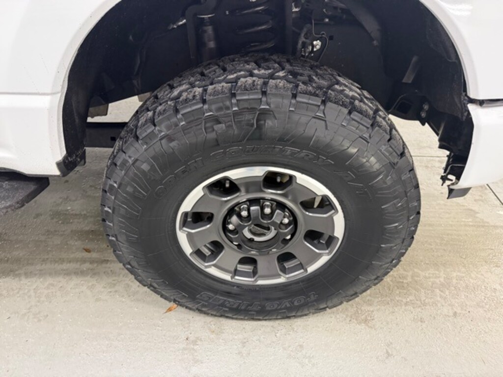 Used 2023 Ford F-250SD Lariat Truck