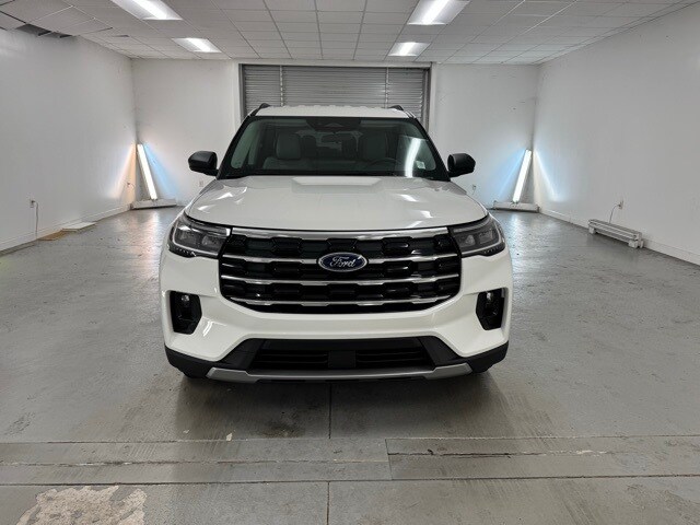 2026 Ford Explorer photo 2