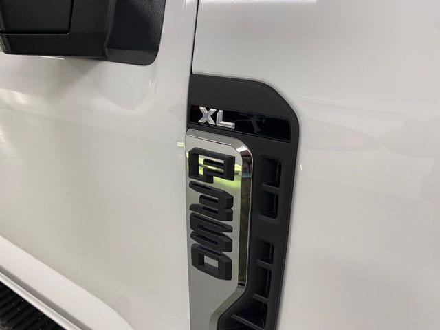 2024 Ford F-350 Super Duty Chassis Cab XL - Photo 6