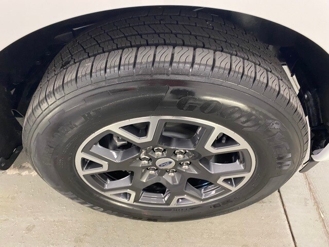 2025 Ford F-150 STX photo 4