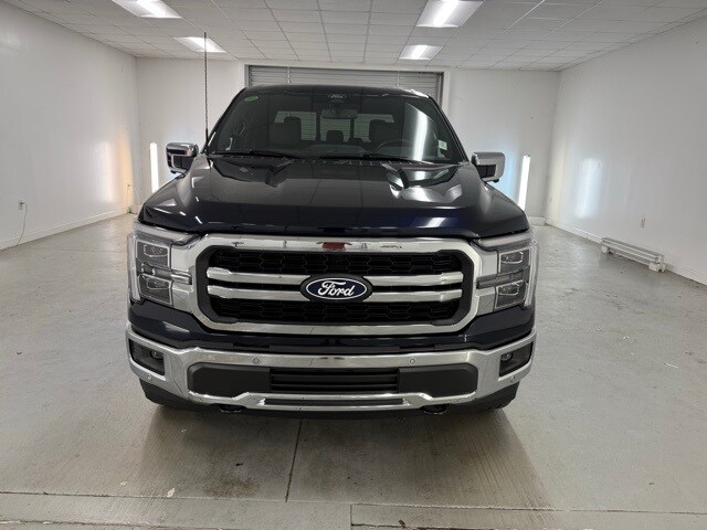 2025 Ford F-150 Lariat photo 2