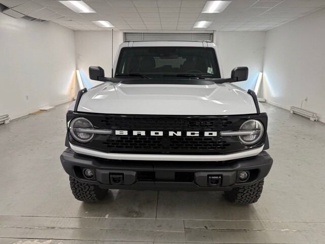 2025 Ford Bronco Badlands photo 2