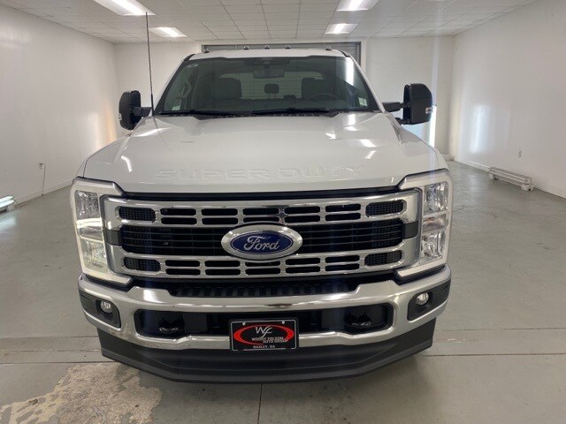 2025 Ford F-350 photo 2