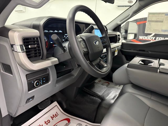 2026 Ford F-350 Super Duty Chassis Cab XL - Photo 12
