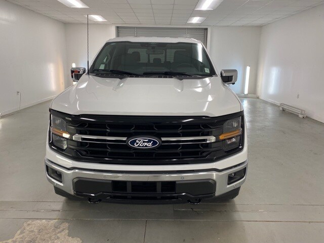 2025 Ford F-150 XLT photo 2