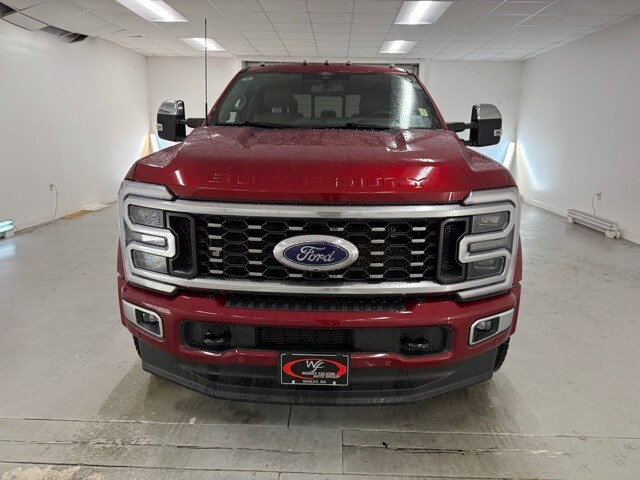 2025 Ford F-450 Platinum photo 2