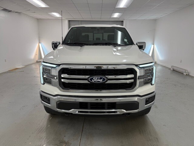 2025 Ford F-150 Lariat photo 2