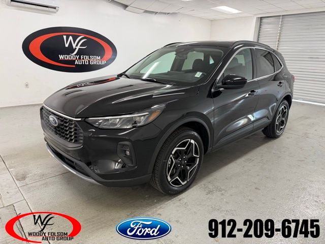 2026 Ford Escape Platinum's photo