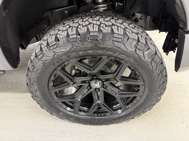 2025 Ford F-150 Lariat photo 4