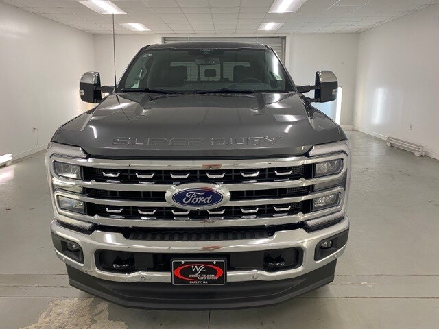 2025 Ford F-250 photo 2
