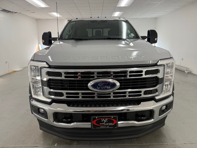 2026 Ford F-450 photo 2