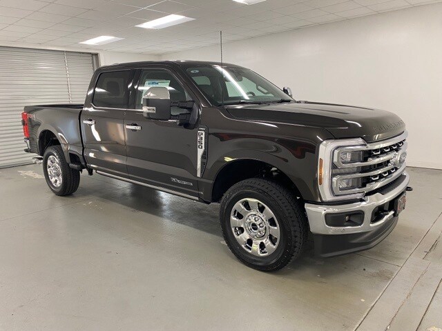 2025 Ford F-350 Lariat photo 3