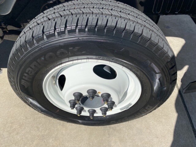 2025 Ford E-350 Base photo 4