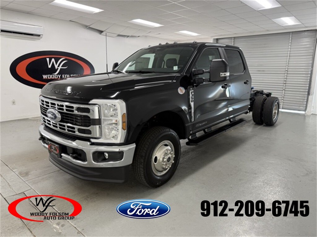 2026 Ford F-350 Super Duty Chassis Cab XL's photo