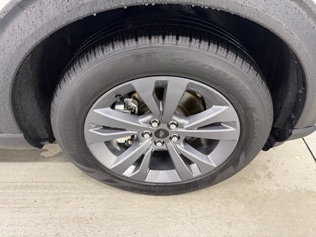 2023 Ford Explorer XLT photo 4